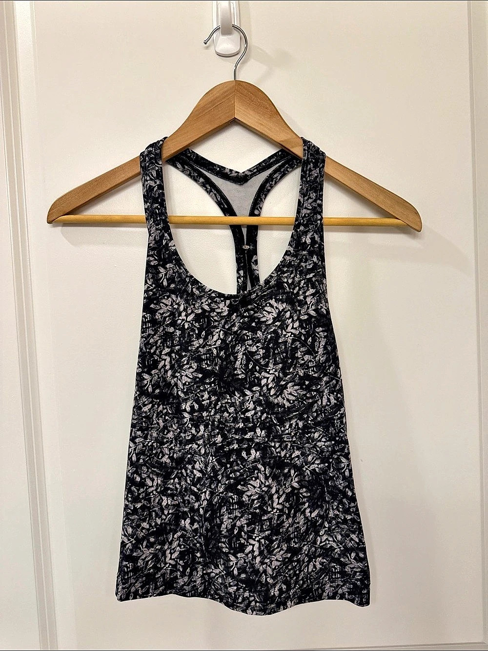 Lululemon Cool Racerback Floral Tank Black & White Size 6